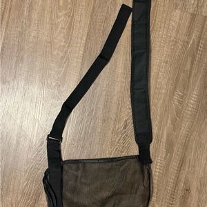 Black Mesh Men's Shoulder Sling
